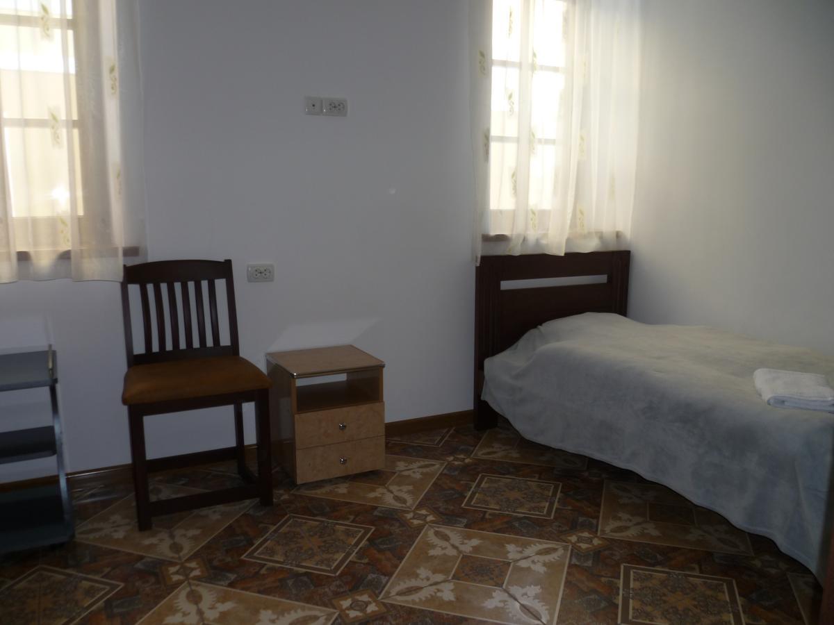 Home Hotel Kamianets-Podilskyi Ngoại thất bức ảnh