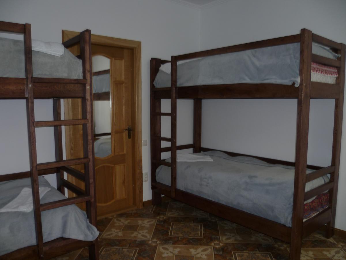Home Hotel Kamianets-Podilskyi Ngoại thất bức ảnh