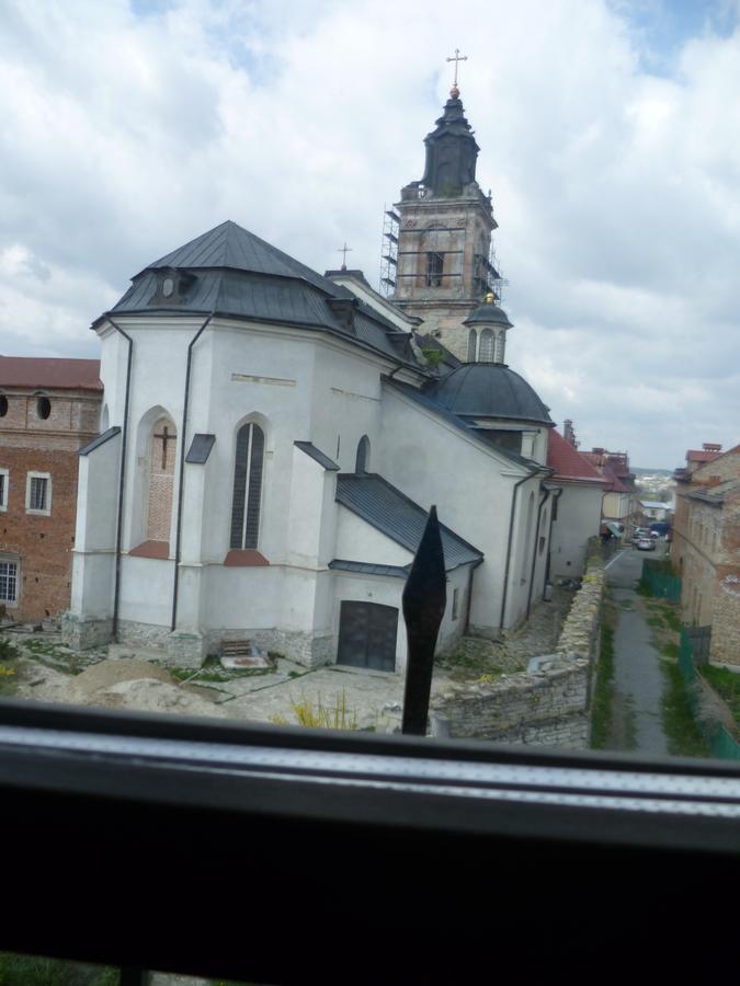 Home Hotel Kamianets-Podilskyi Ngoại thất bức ảnh