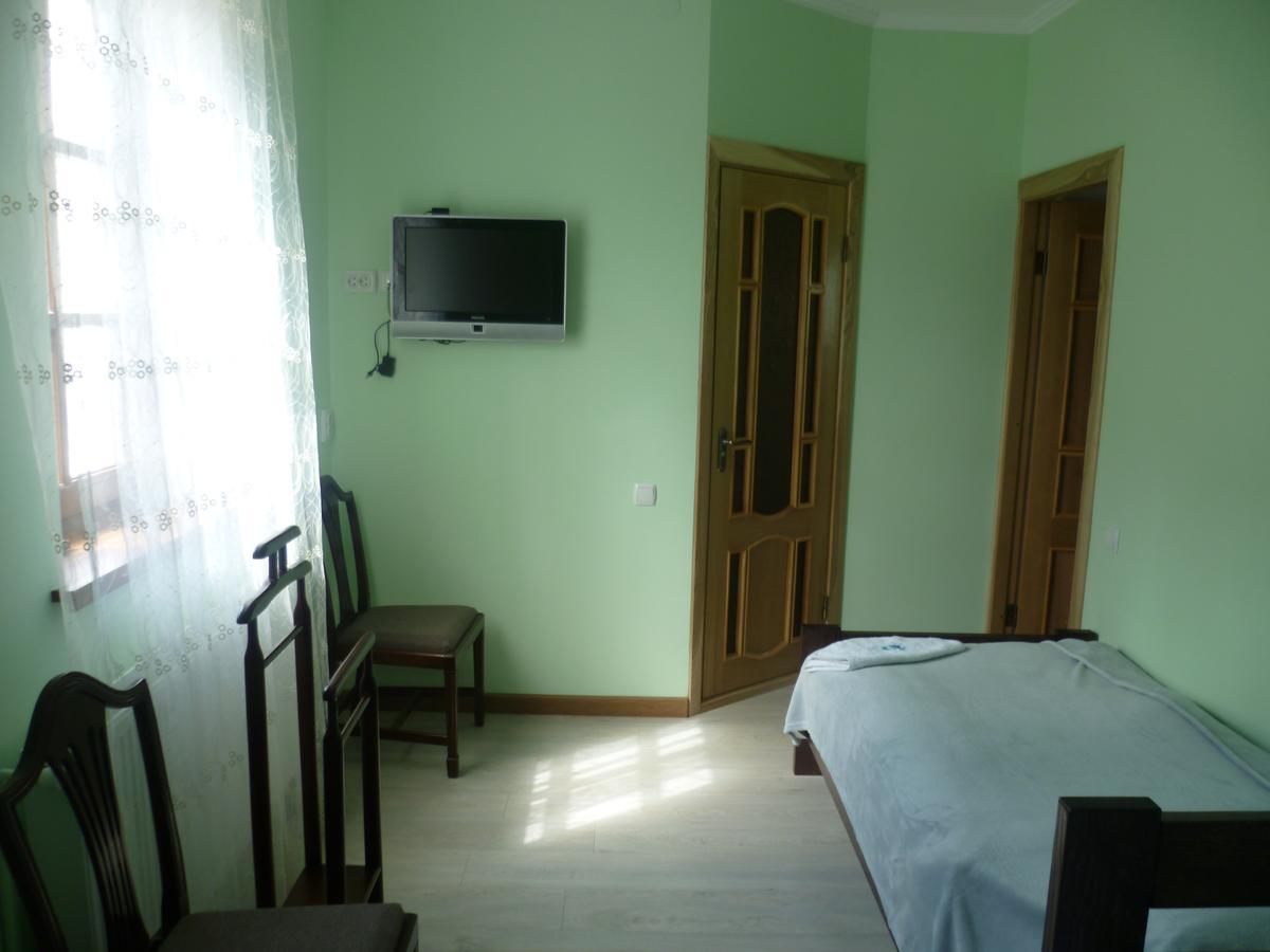 Home Hotel Kamianets-Podilskyi Ngoại thất bức ảnh