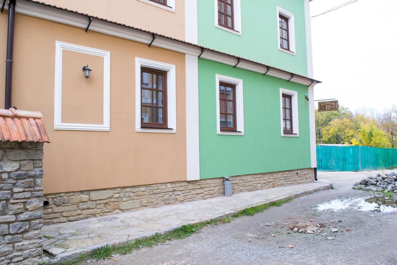 Home Hotel Kamianets-Podilskyi Ngoại thất bức ảnh