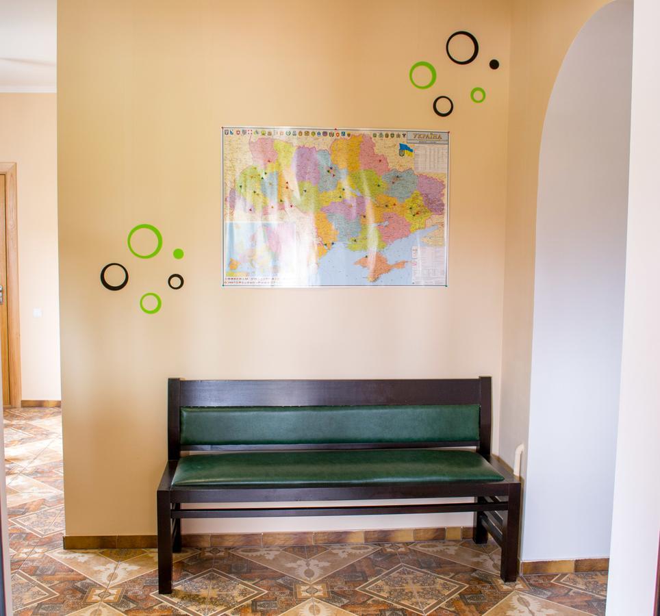 Home Hotel Kamianets-Podilskyi Ngoại thất bức ảnh