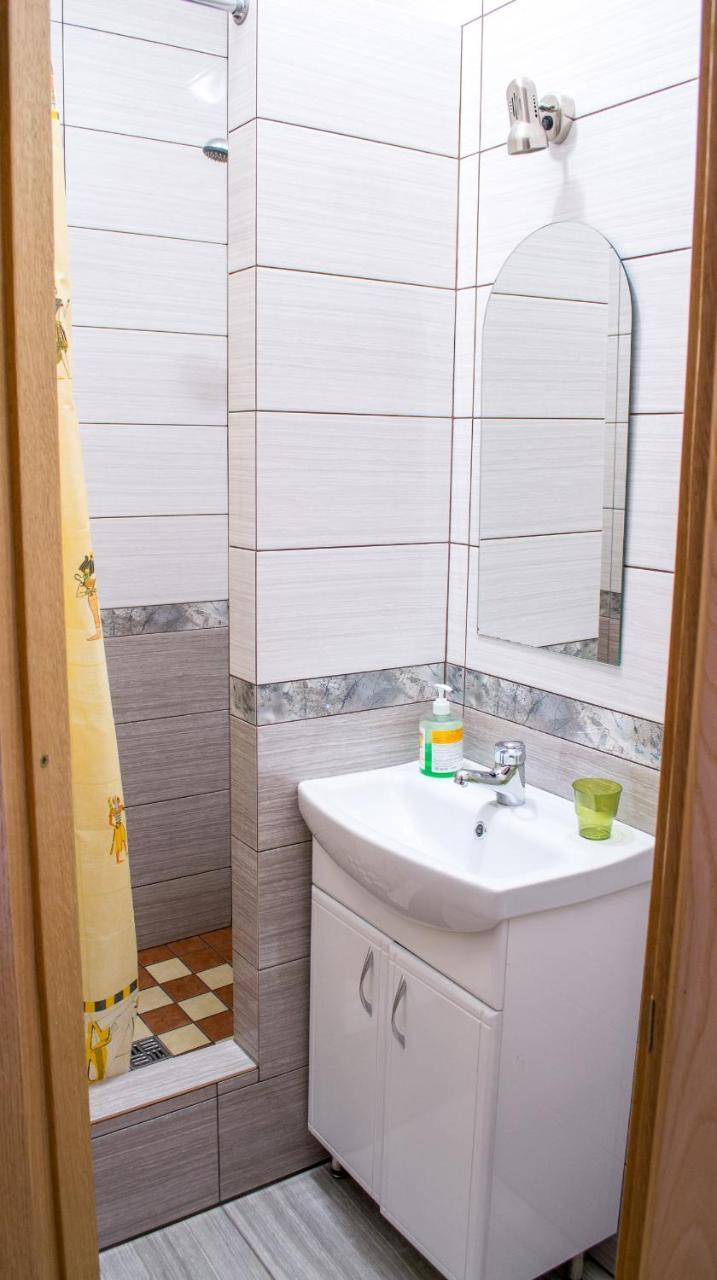 Home Hotel Kamianets-Podilskyi Ngoại thất bức ảnh